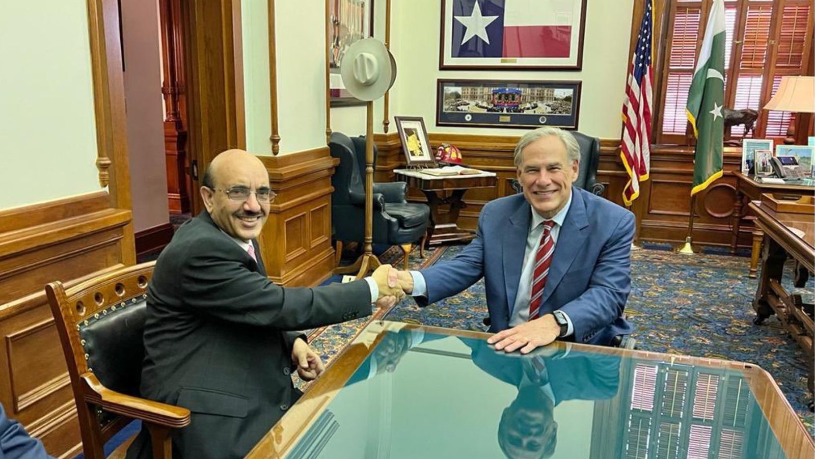 Texas and Pakistan are establishing stronger commercial relations.